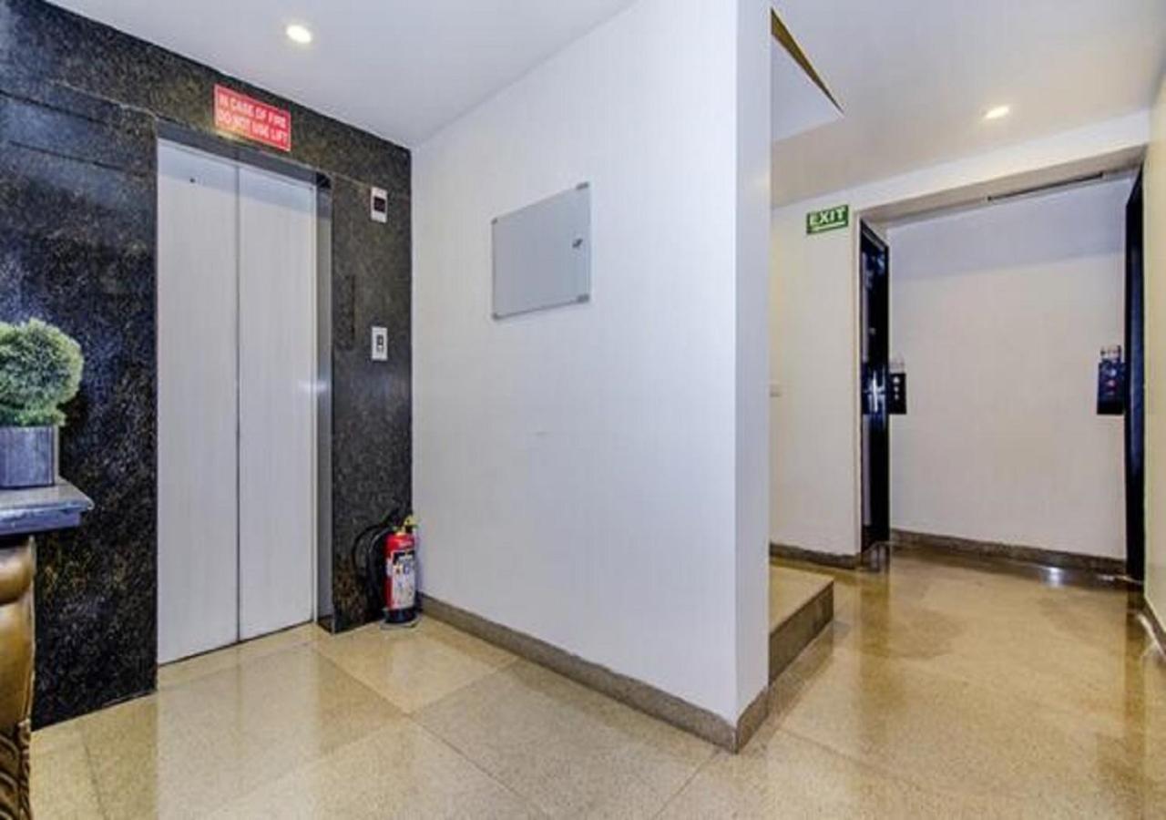 Hotel Rockland Panchsheel Enclave Нью-Дели Экстерьер фото
